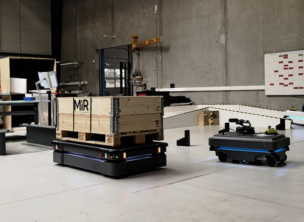 Autonomiczne roboty mobilne testowane w fabryce MiR