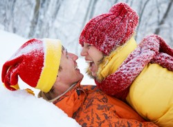 Pocałunek może skończyć się groźną infekcją. Lekarze ostrzegają