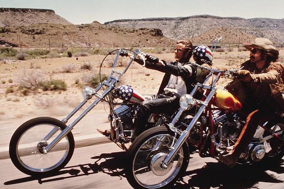Kadr z filmu Easy Rider, który spopularyzował Harleye