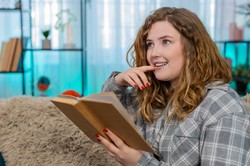 QUIZ z polskiego. Dopasujesz imiona do nazwisk słynnych pisarzy i pisarek?