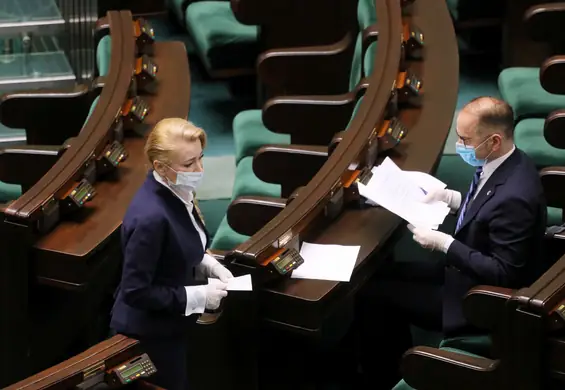 Sejm znowu zajął się aborcją. "Chce mi się włosy z głowy rwać, ludzie umierają na zarazę, a wy kobietom chcecie zaglądać pod kołdrę"