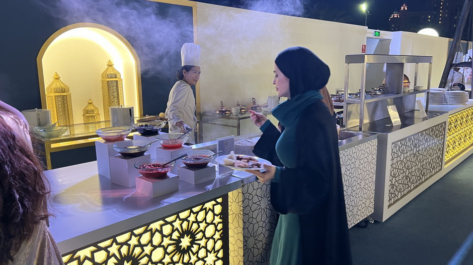 Bufet w trakcie iftaru
