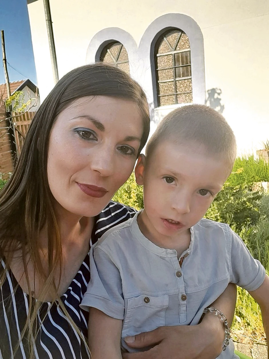 Nakon analize krvi u Americi ustanovljeno je da Leo ima dve genske greške. Genetičari kažu da će doći do demencije govora, sluha, može da oslepi i da mu se totalno uspori razvoj