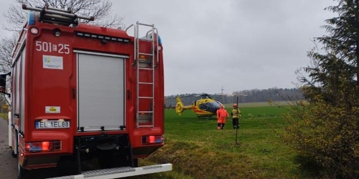 Kłoniszew. 40-latek naprawiał auto, został przygnieciony.