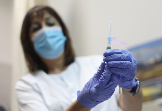 Grlobolja može biti simptom Kovida-19, ali se ipak svrstava u retke 
