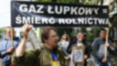 Woda pitna na gazie. Protestują