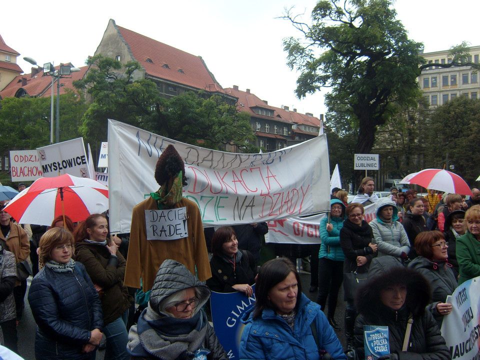 Katowice: protest nauczycieli przeciwko likwidacji gimnazjów