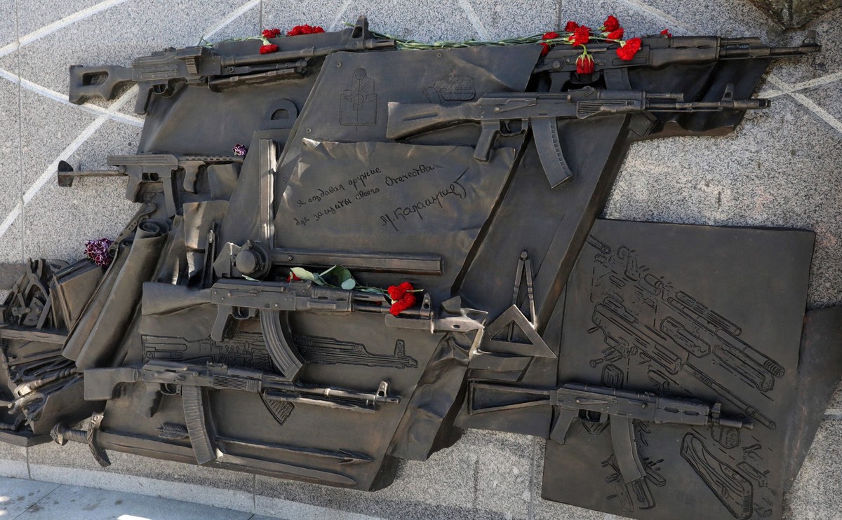 Pomnik Kałasznikowa