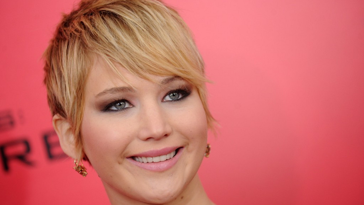 Jennifer Lawrence uważa, że określenia takie jak "gruby" powinny zostać zakazane w telewizji. Zdaniem aktorki, publiczne przyklejanie takich etykiet ma negatywny wpływ na młodsze pokolenie.