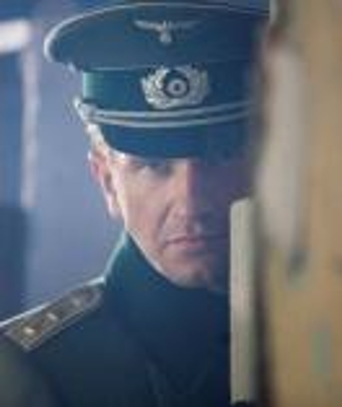 Kadr z filmu "Hans Kloss. Stawka większa niż śmierć"