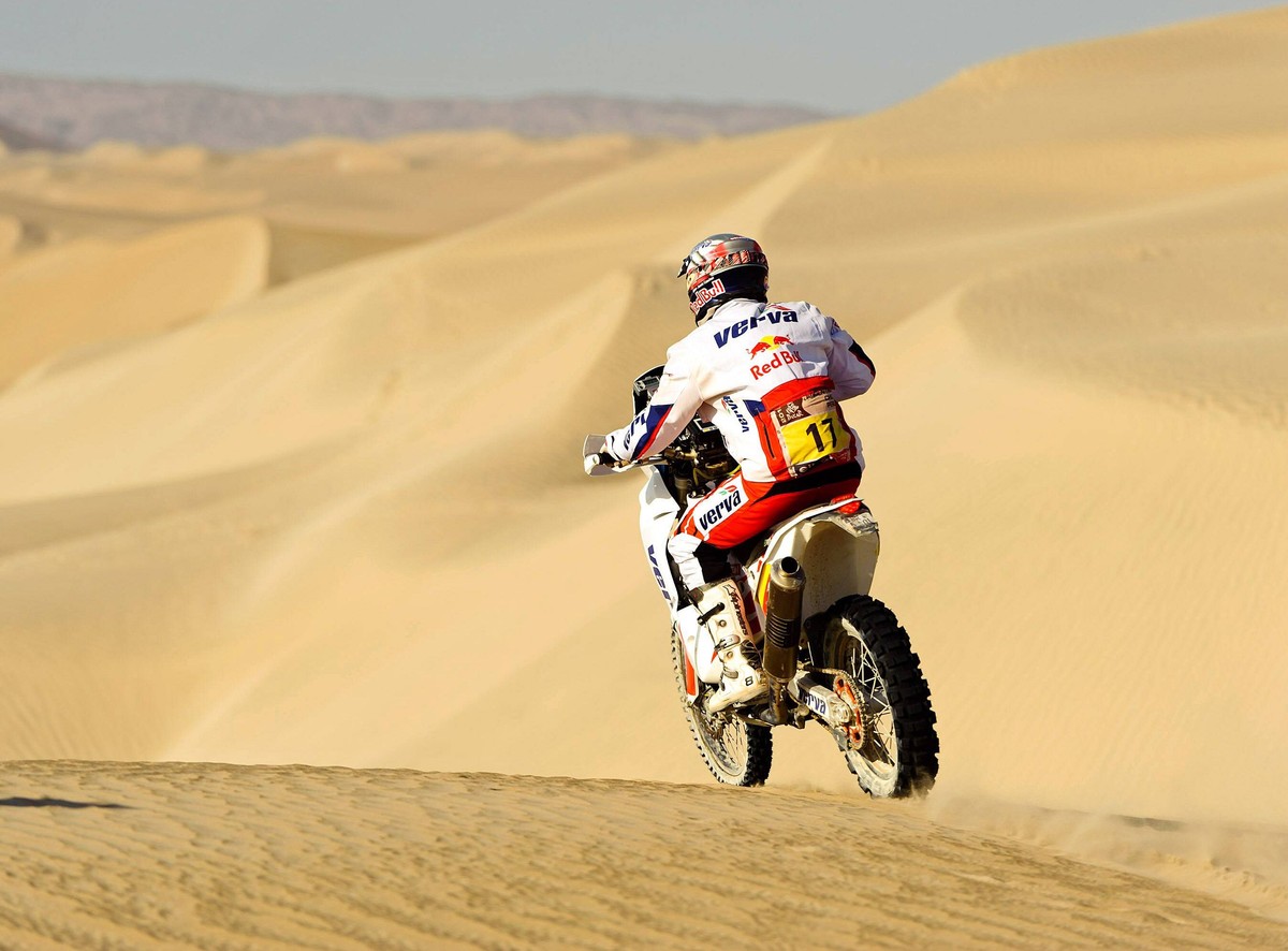 Czachor i Dąbrowski najszybsi w prologu Abu Dhabi Desert Challenge