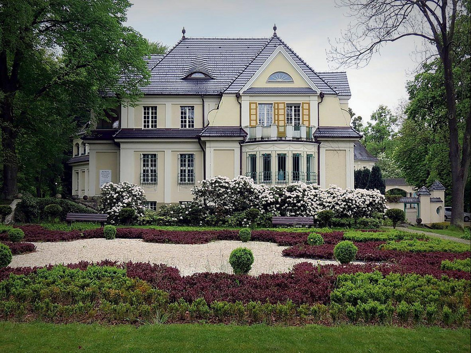 Zespół pałacowy z parkiem angielskim w Bagnie k. Wrocławia
