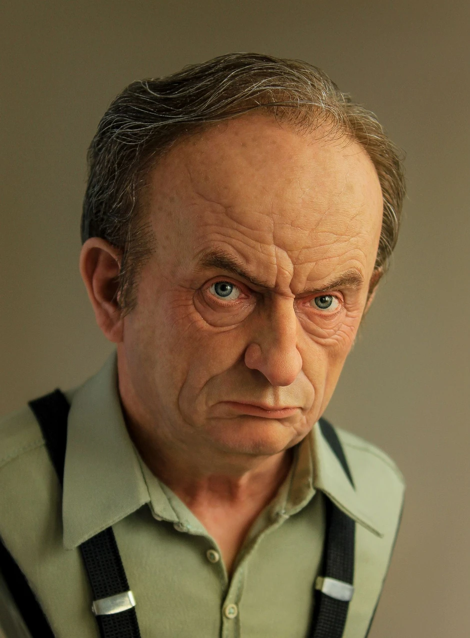 Jedan od Gajićevih radova: Minijaturna bista Duška Radovića