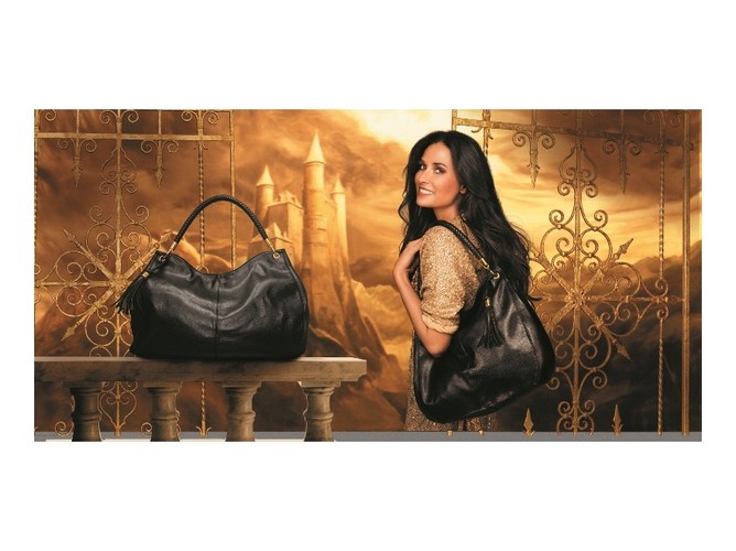 Demi Moore w kampanii wizerunkowej kosmetyków More by Demi Oriflame