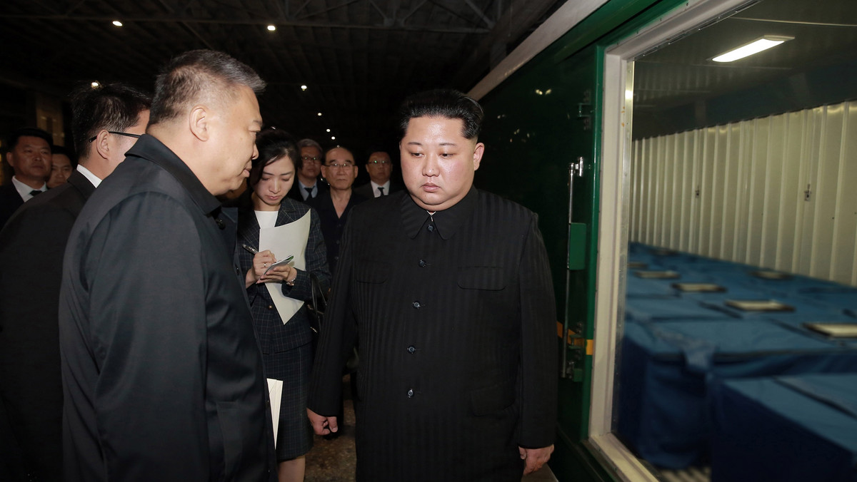 Przywódca Korei Płn. Kim Dzong Un przekazał władzom Chin kondolencje i przeprosiny w związku z niedawnym wypadkiem drogowym, w którym zginęło 32 turystów z tego kraju – podał oficjalny północnokoreański dziennik "Rodong Sinmun".