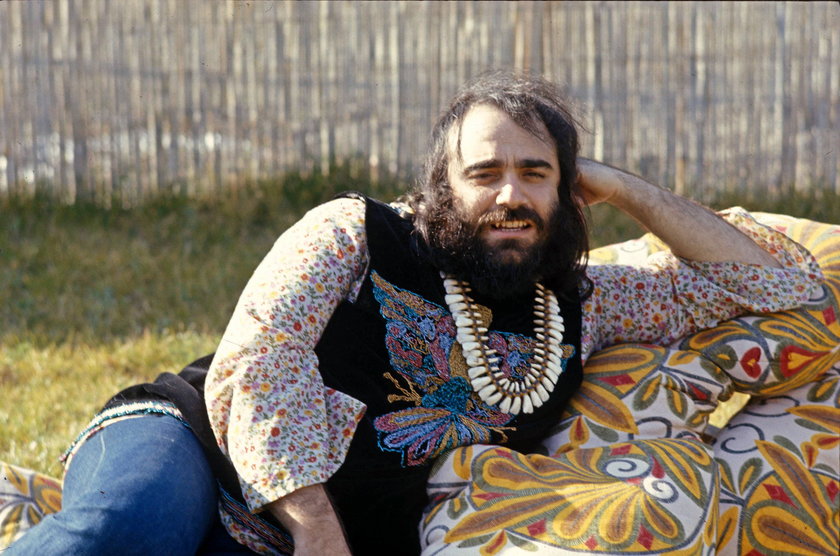 Demis Roussos pozuje do zdjęcia