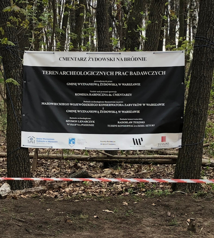 Trwają prace archeologiczne na cmentarzu żydowskim na Bródnie