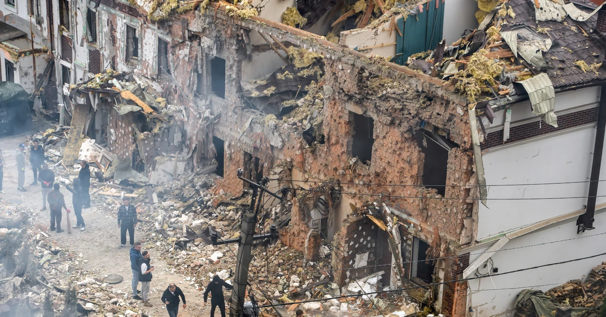 Rosyjski atak w biały dzień. Eksplozje i pożary w Dnieprze