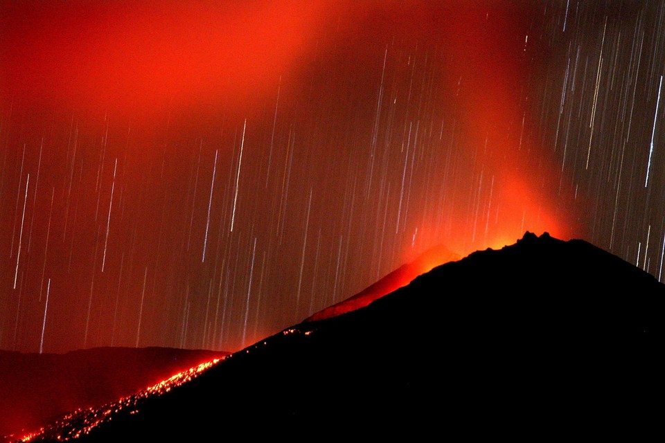 ERUPCJA WULKANU REVENTADOR