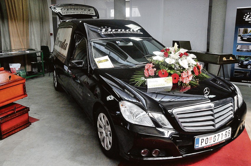 Za poslednju vožnju: Prilagođeni „mercedes“
