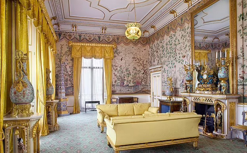 Żółty salon we wschodnim skrzydle pałacu Buckingham
