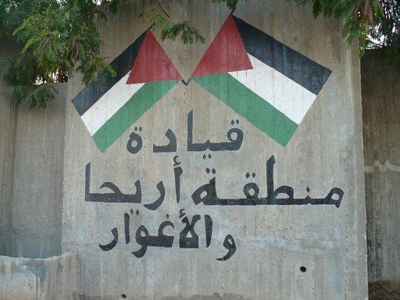 Mural z flagą Palestyny