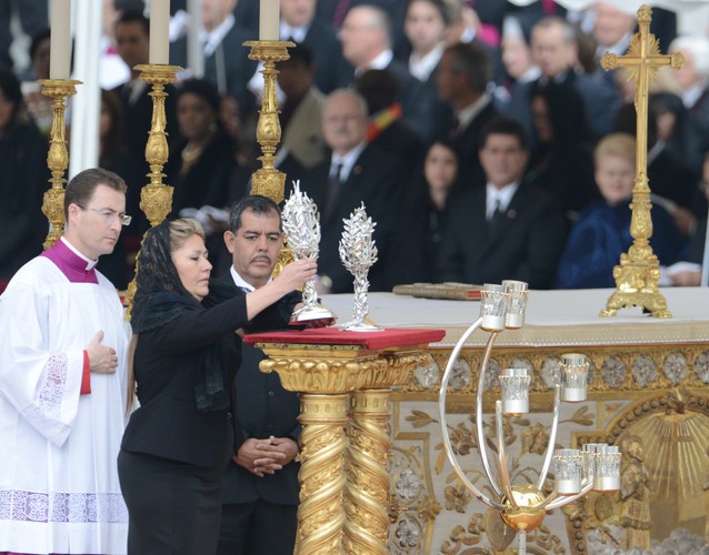 Floribeth Mory Diaz, Kostarykanka uzdrowiona przez Jana Pawła II