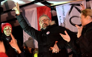 Ponad 90 tys. zł ze zbiórek publicznych na KOD trafiały do firmy Kijowskiego i jego żony. Onet ujawnia faktury