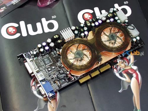 Club-3D Volari Duo V8 - dwa procesory, dwa złącza zasilające. Karta jest naprawdę bardzo ciężka - można nią komuś zrobić krzywdę! ;-)