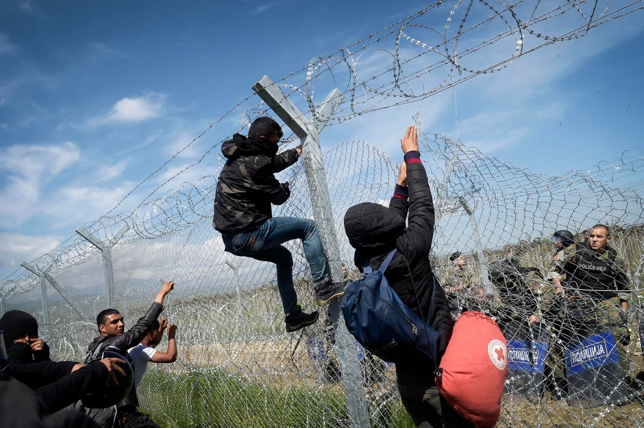 Makedonska policija je silom sprečila izbeglice da pređu granicu