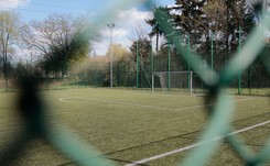 Piłkarz postrzelony w trakcie meczu. Myśliwy trafił go w ramię