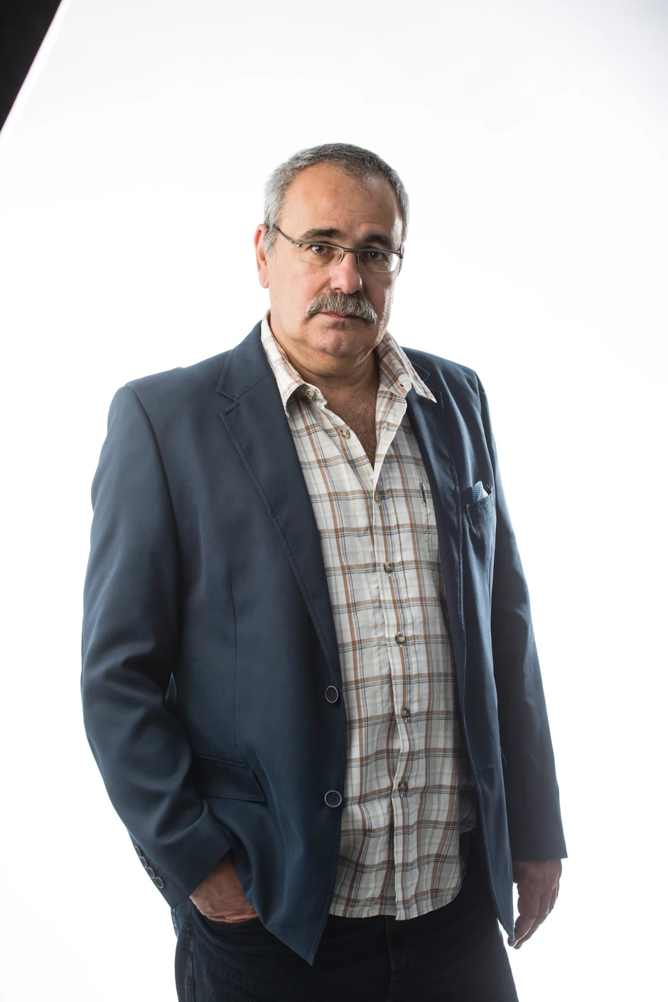 Mihajlo Pantić:
Svet bez poezije bio bi "pusta zemlja"
