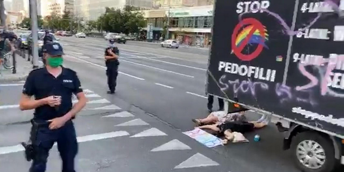 Protest przeciwko homofobusowi