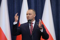 Spór o SAFE wchodzi w nową fazę. PiS obudował ten program absurdalnymi mitami