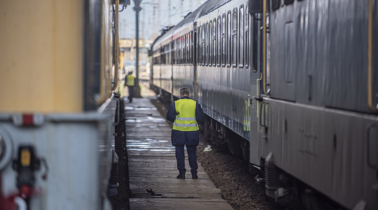 A vasút korszerűsítése, a bérek emelése elmaradhat, ha csökken a kormány támogatása / Fotó: Ringier Archív