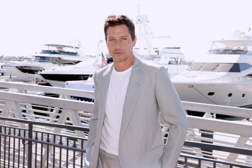 Simon Rex