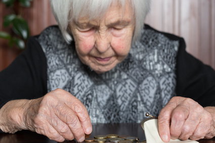 Nowe emerytury będą trochę niższe, szczególnie dla kobiet. Wydłużył się średni czas życia