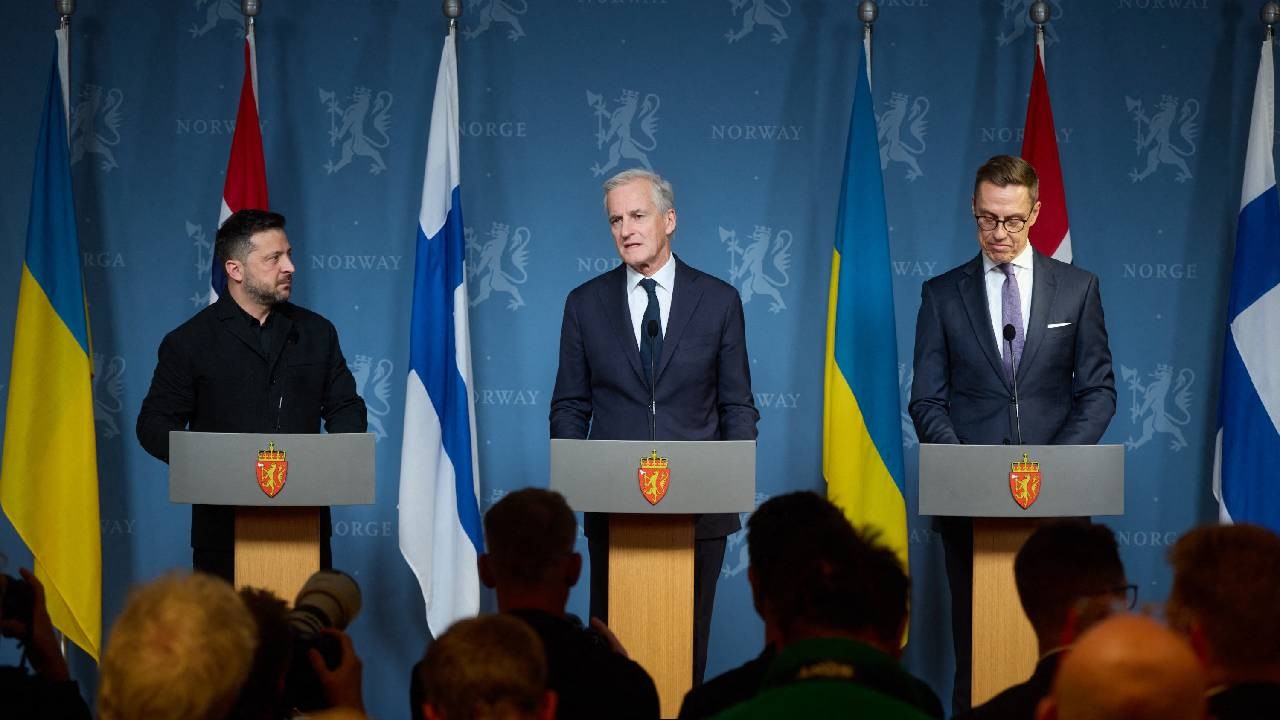 Președintele Finlandei și premierul Norvegiei au vorbit la telefon cu Vladimir Putin despre războiul din Ucraina: „Ieșirea din acest război va avea un impact direct”