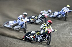 Falubaz wykorzystał atut własnego toru i pokonał mistrzów Polski [WYNIKI i TABELA]