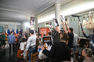 Temat aborcji w sejmie. Przepychanki, pogróżki i mowa nienawiści