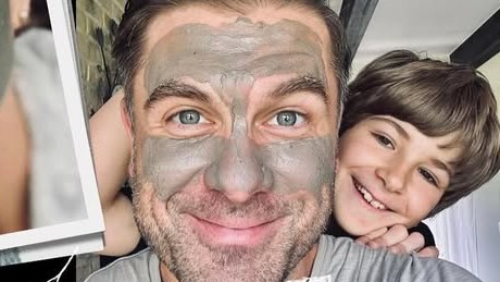 Herec Ján Dobrík s manželkou a synčekom. Dnes už má opäť vlásky a teší sa zo života. IG: @leya.kozmetika