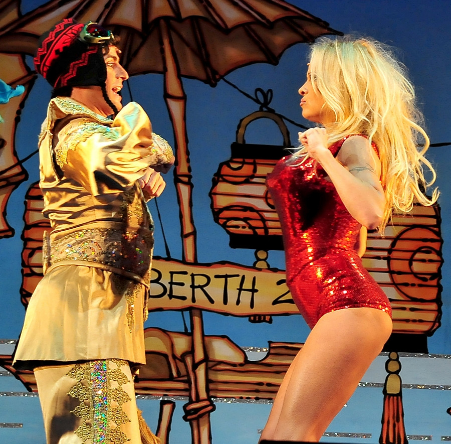 Pamela Anderson w świątecznej pantomimie "Aladdin" w Liverpoolu