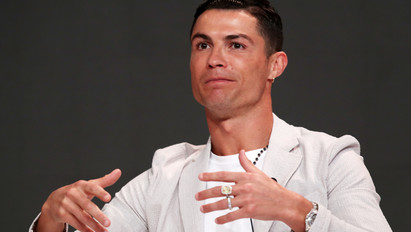 A vereség miatt dühöngő Cristiano Ronaldo szétverte egy 14 éves, autista fiú telefonját – videó