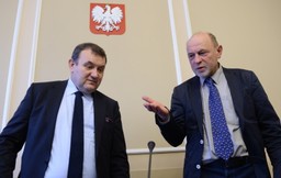 PiS rozważa złożenie wniosku o odwołanie szefa komisji środowiska