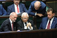 Będą konsekwencje wobec posłów PiS przeciwnych 'piątce dla zwierząt'. Co dalej z rządową koalicją?