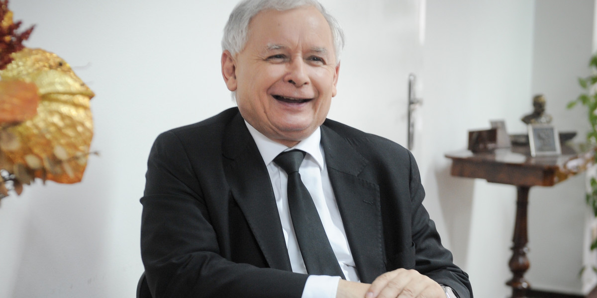 Wicepremier Jarosław Kaczyński. Pracując w rządzie dorabia do emerytury.