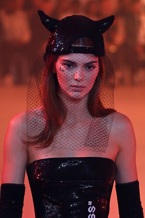 Kendall Jenner podczas Paris Fashion Week