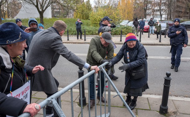 Obywatelski demontaż barierek przed Sejmem RP Warszawa, 13.11.2023 r.