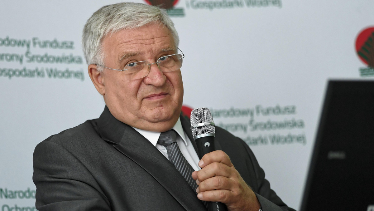 Były prezes NFOŚiGW Kazimierz Kujda został zawieszony w członkostwie w działającej przy prezydencie Narodowej Radzie Rozwoju - poinformował rzecznik prezydenta Błażej Spychalski.