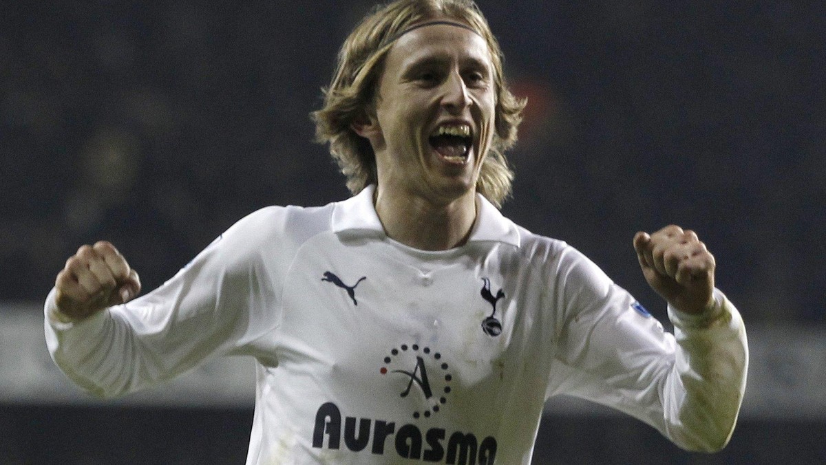 Luka Modrić przeprosił menedżera Tottenhamu Hotspur Andre Villasa-Boasa za swoje zachowanie w ostatnich dniach, po czym wznowił zajęcia na White Hart Lane.